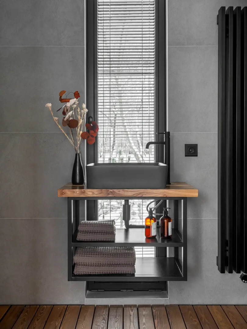 Частный Дом на Берегу Реки с Приватной Террасой и Джакузи