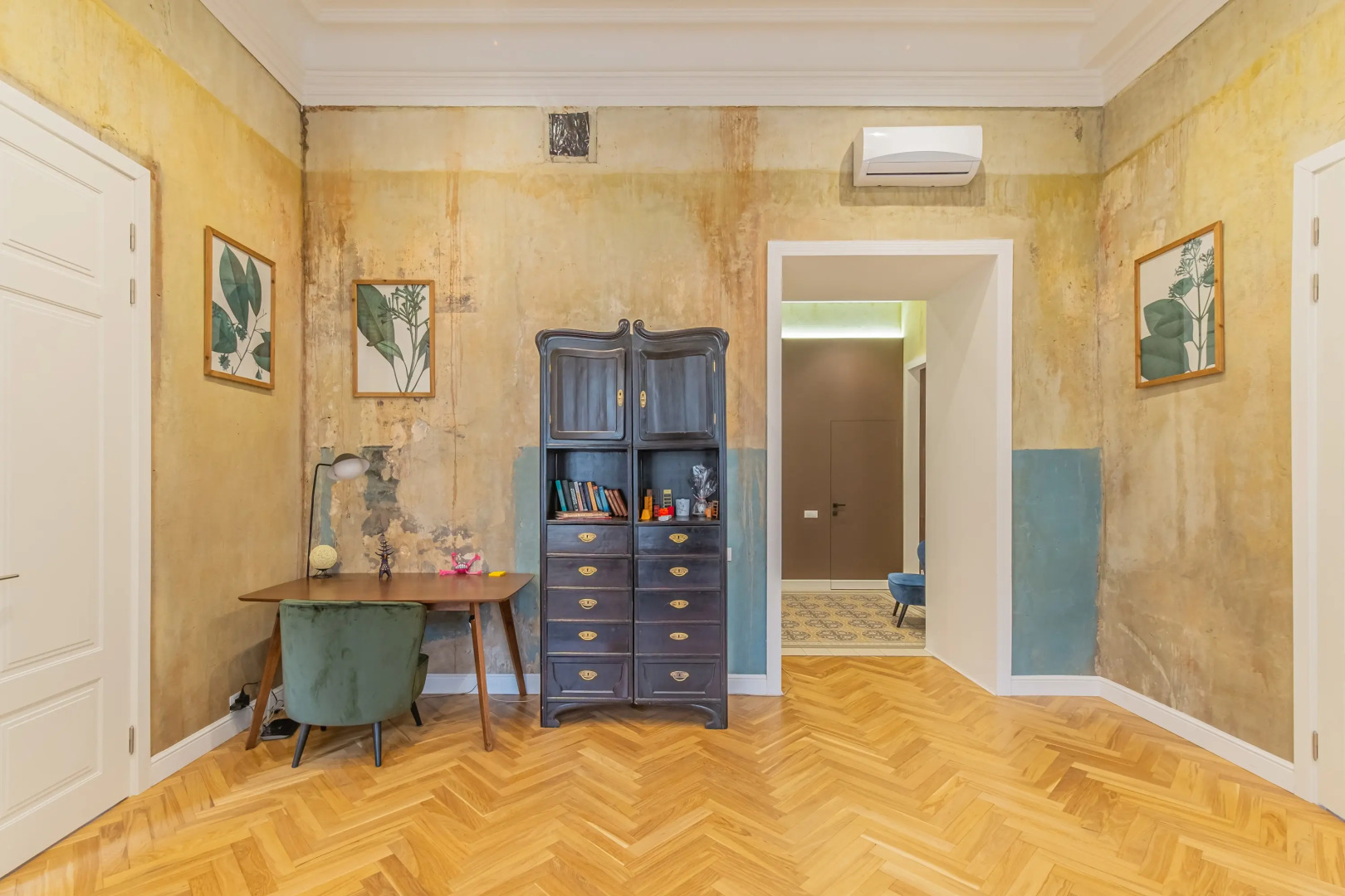 Апартаменты с Видом на Невский