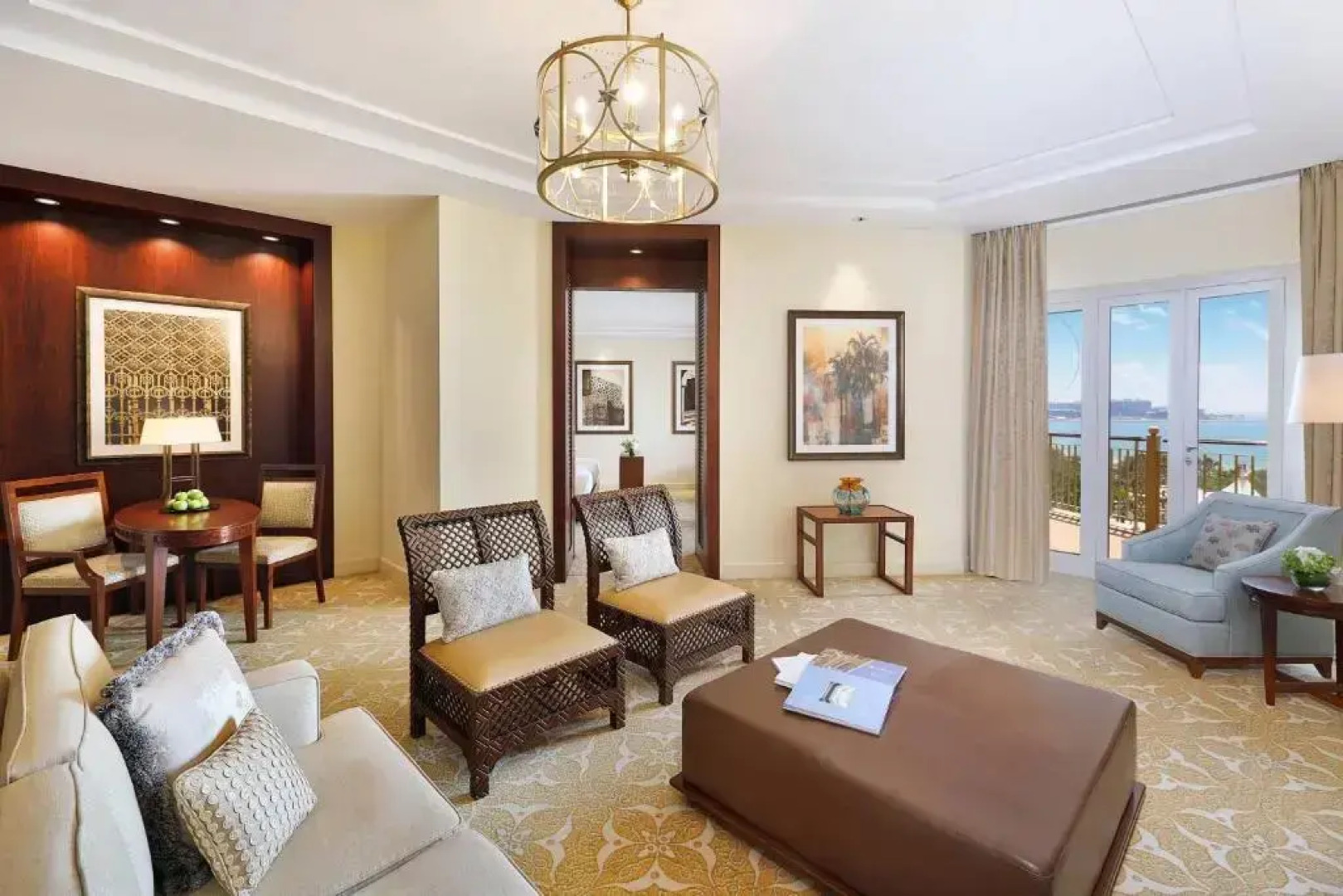 Отель The Ritz-Carlton, Dubai