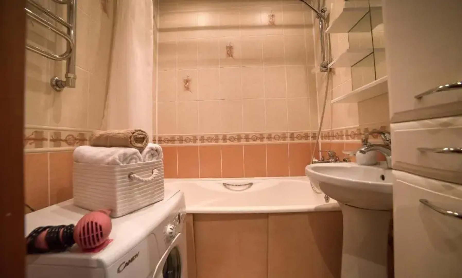 Apartments Stroitelei street 40