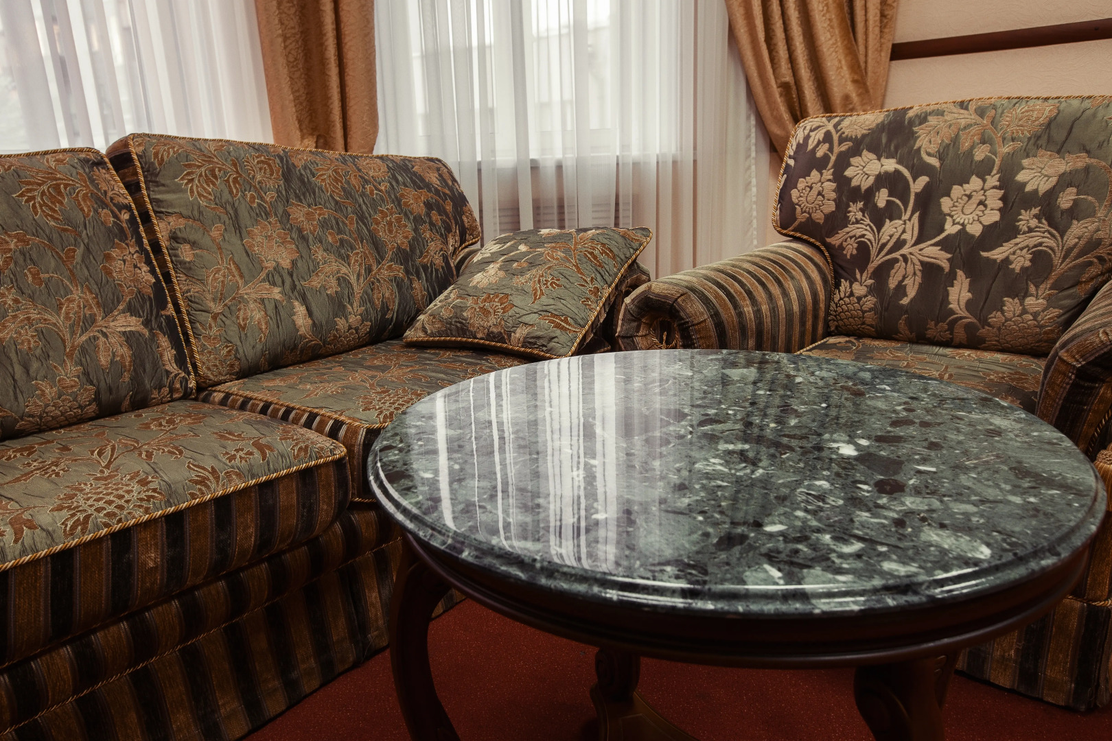 Отель Визитъ