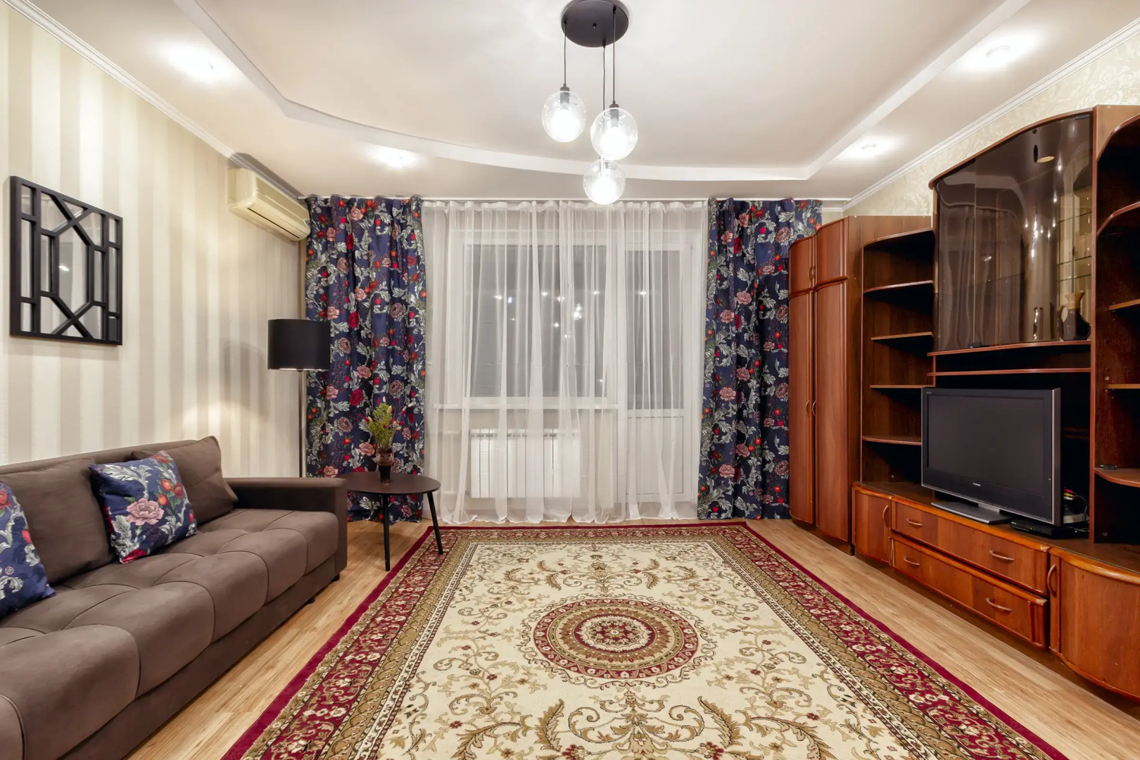 Апартаменты 01 Самый центр. Идеально для командированных и туристов.