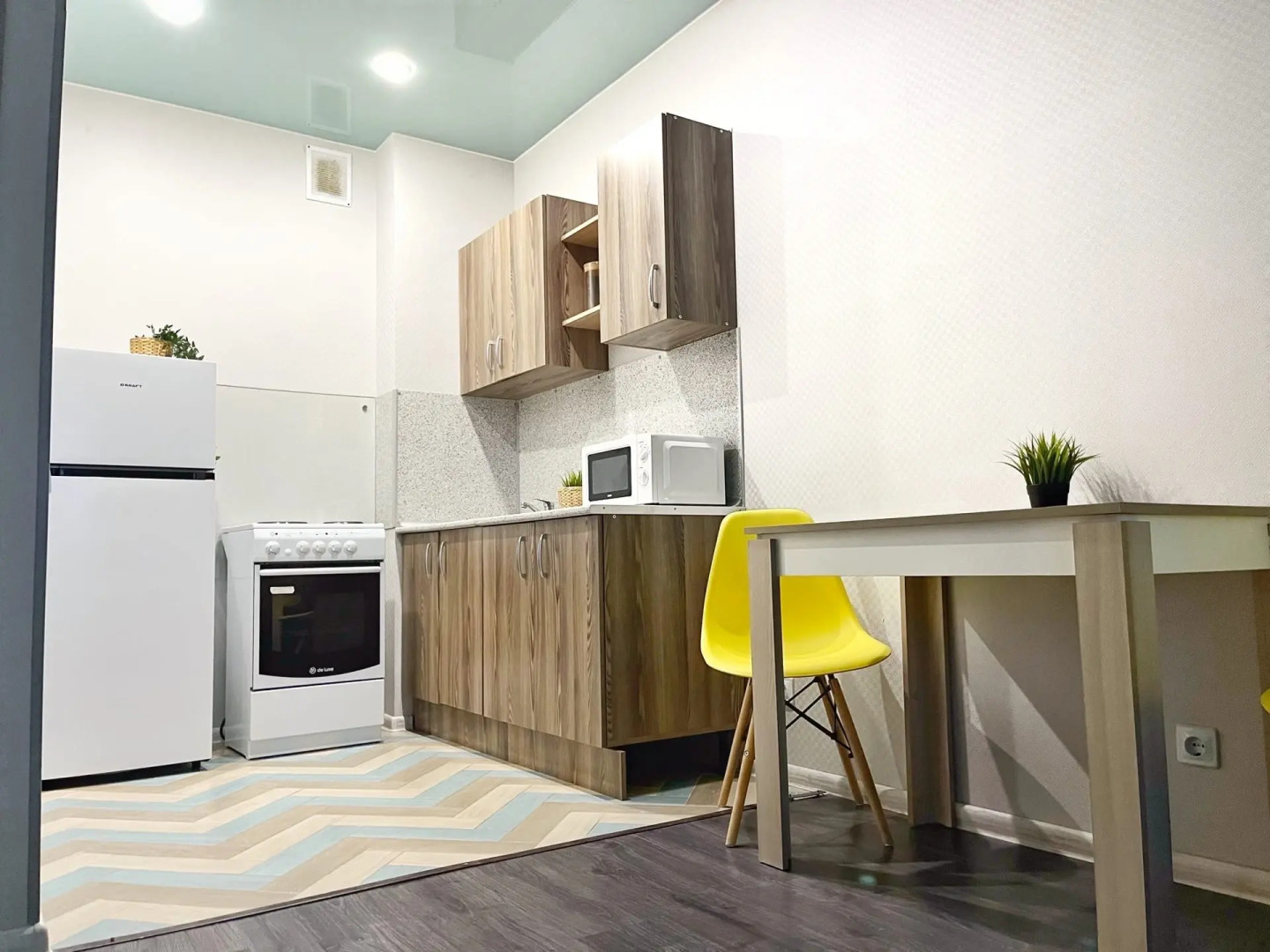 Апартаменты двухкомнатные White Sea Aparts в центре города