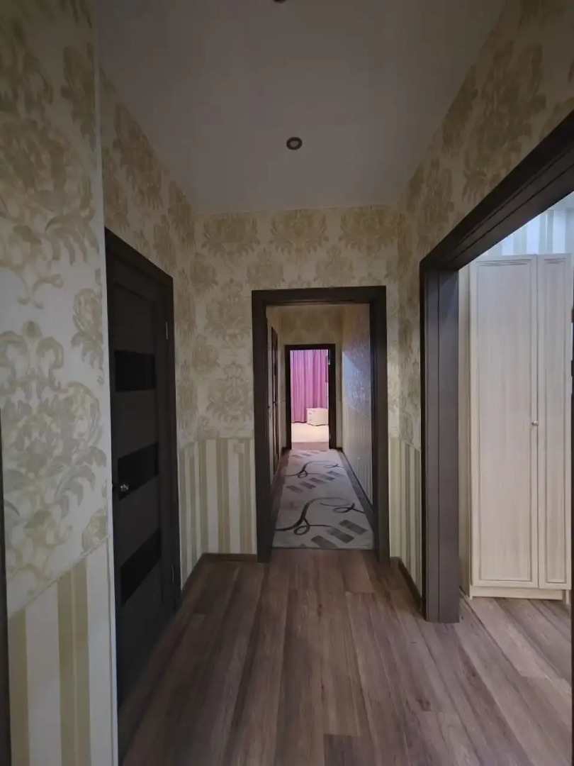 Квартира Трехкомнатная возле ТРЦ Аура