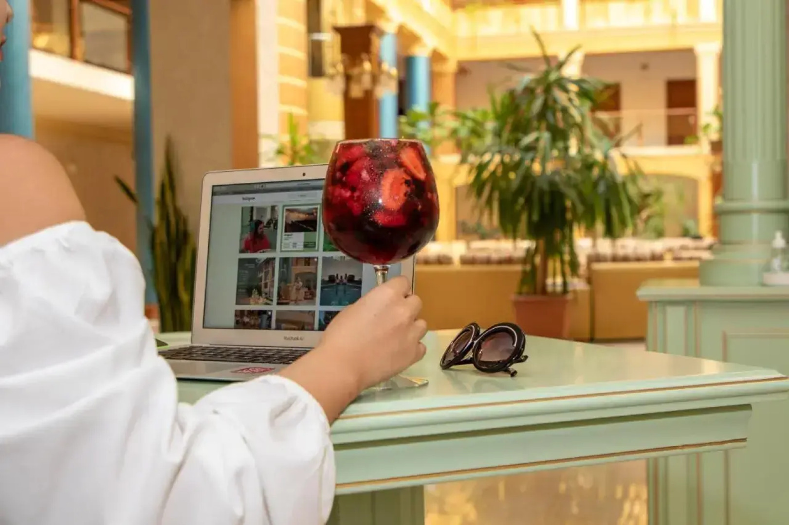 Отель Hotel Russia