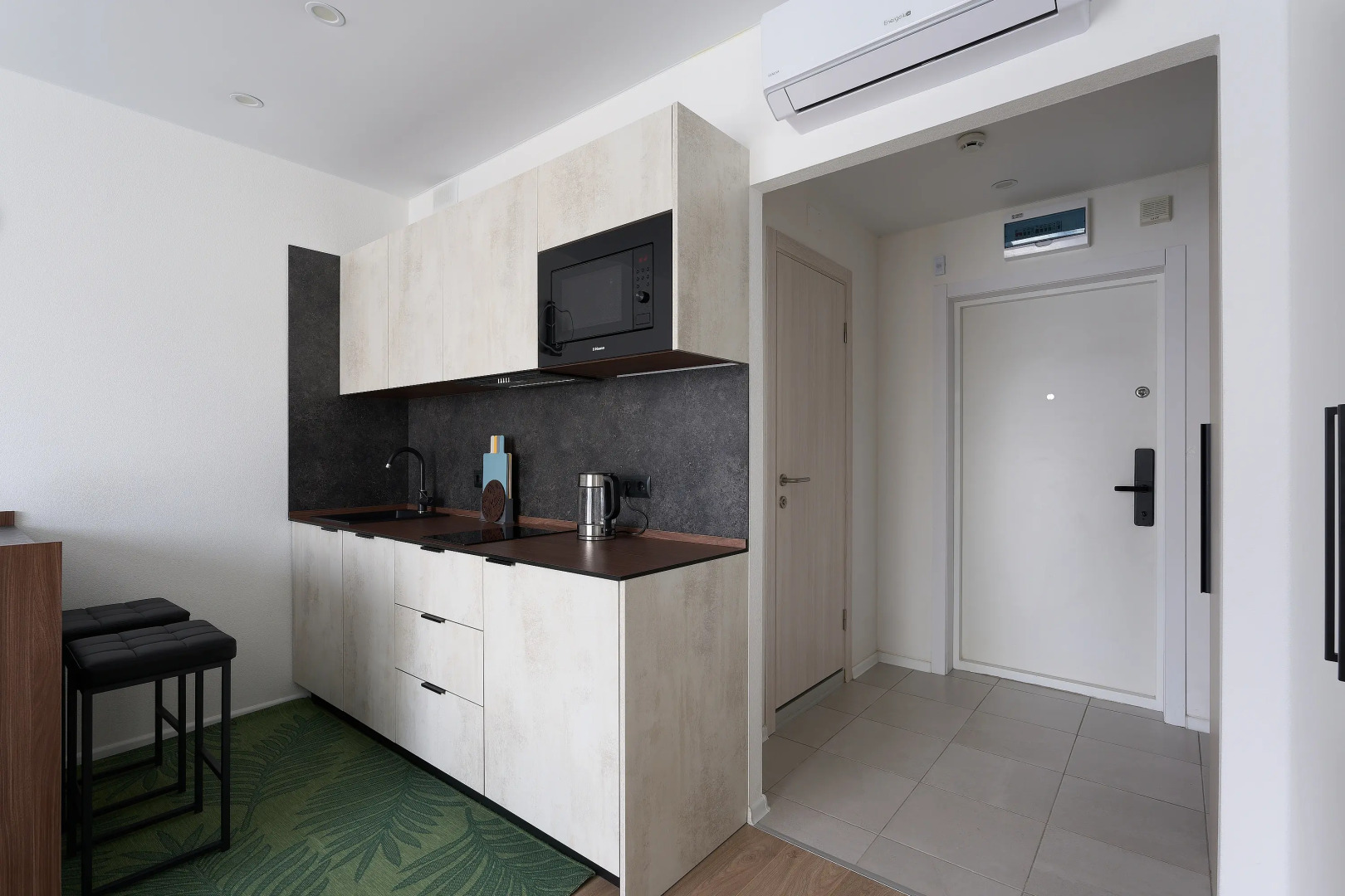 Квартира студия с видом на город на Большой Очаковской