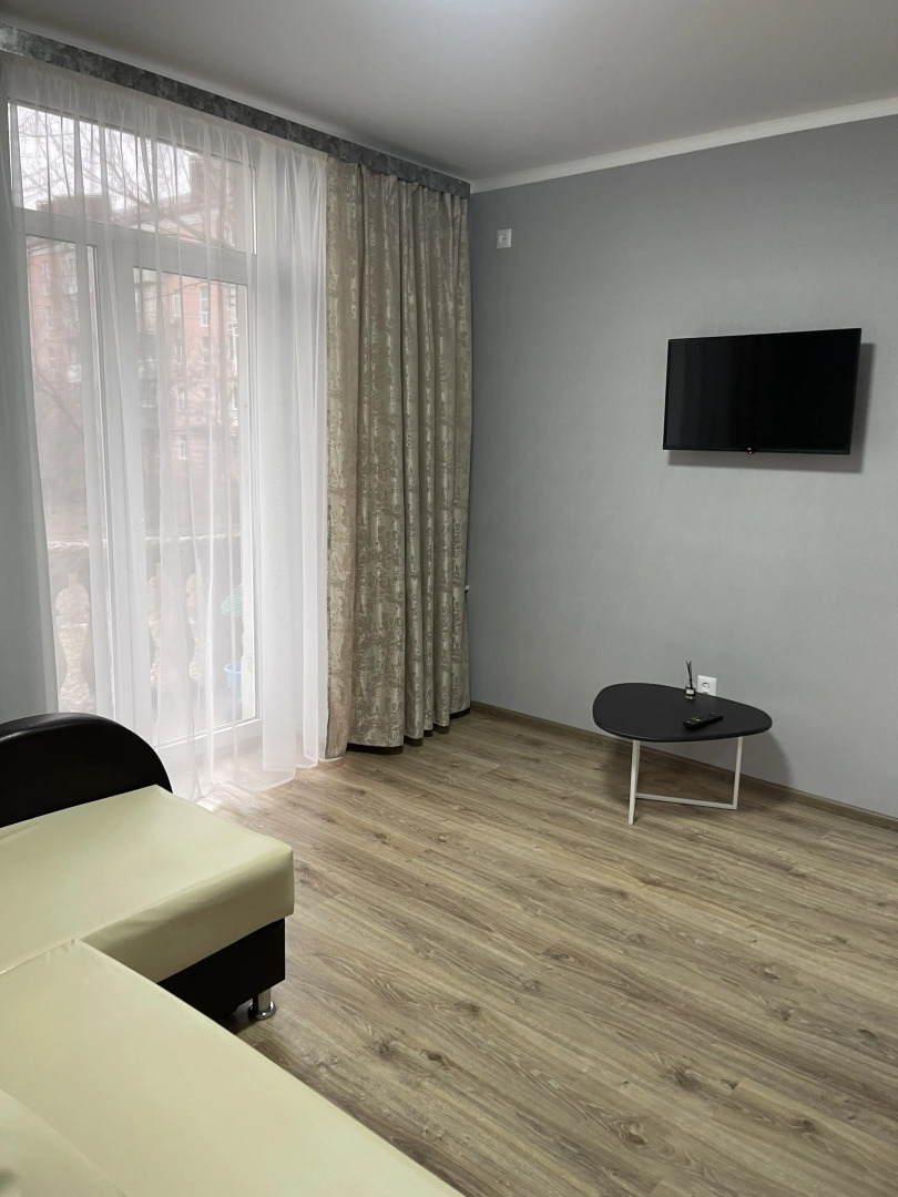 Квартира Двухкомнатная. Ворошилова 8а. 2 этаж