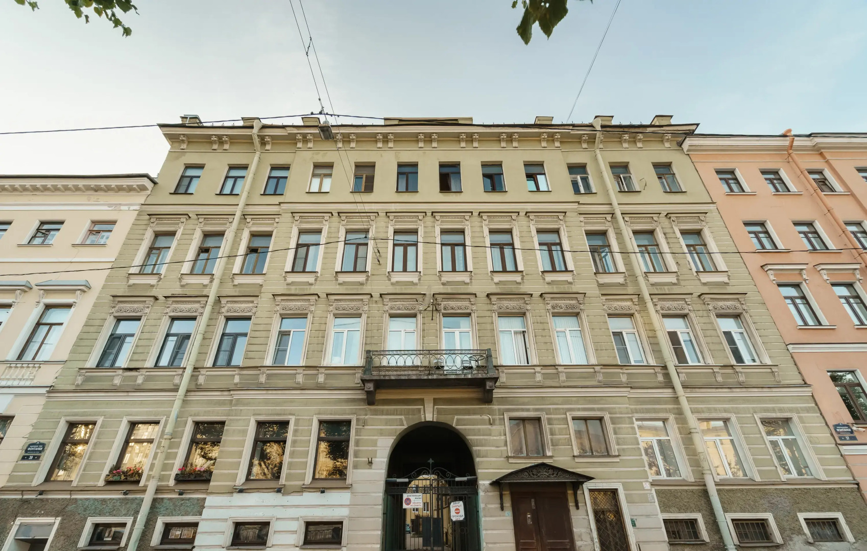 Апартаменты Дизайнерские 3х комнатные с камином Buyartapartments