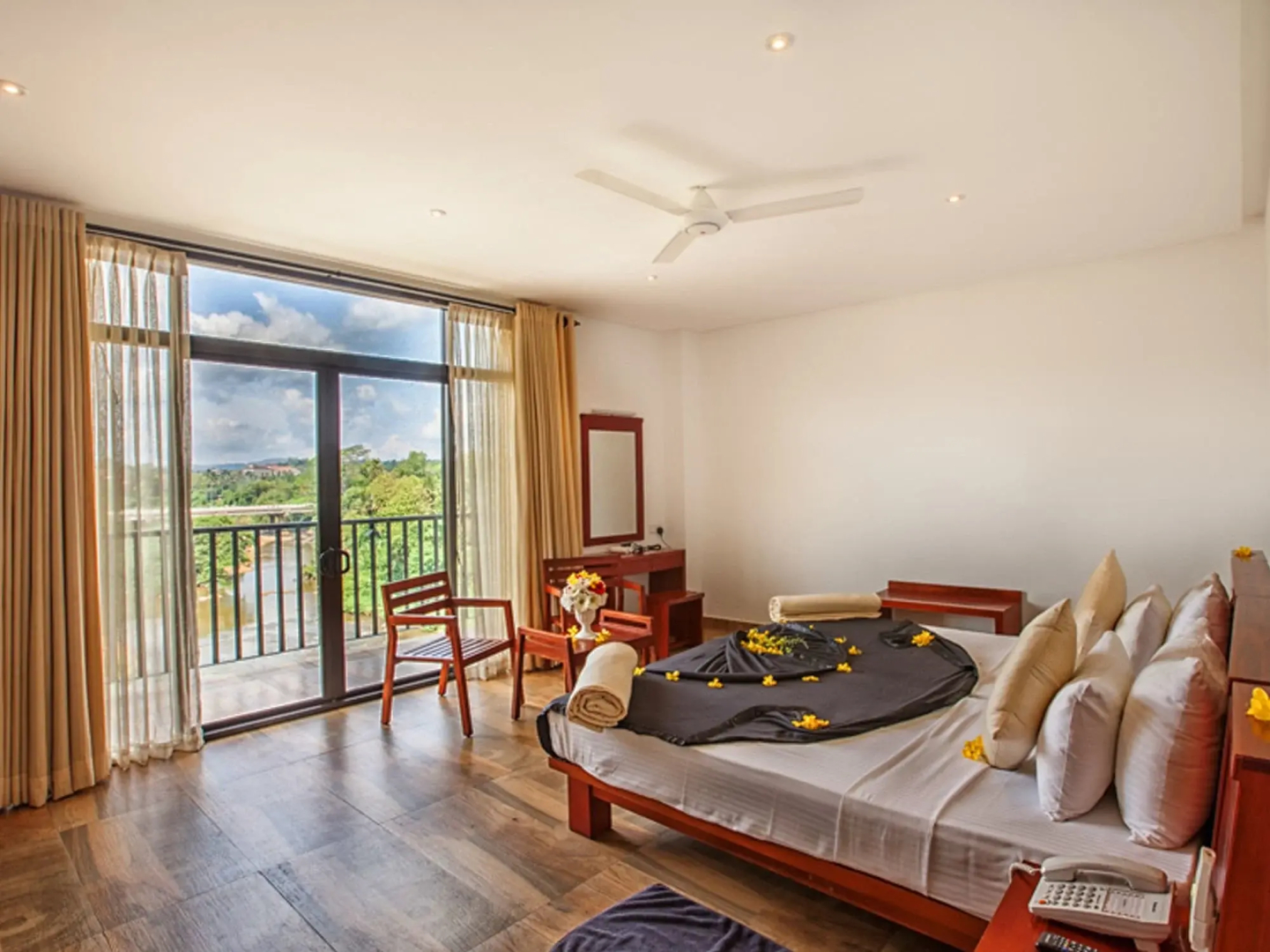 Oak Ray Regency Hotel