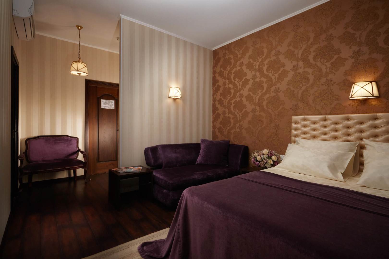 Отель Клевер