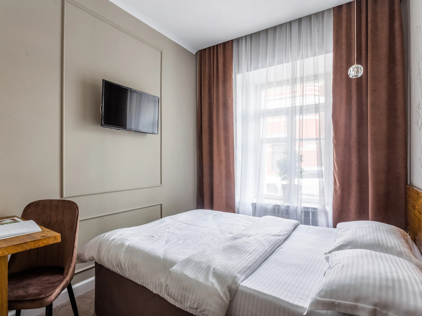 Отель Тихонов