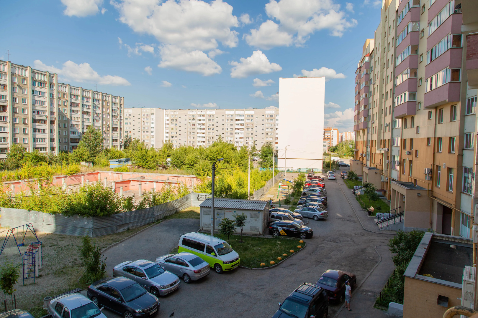 Квартира Двухкомнатные на улице Антонова 47