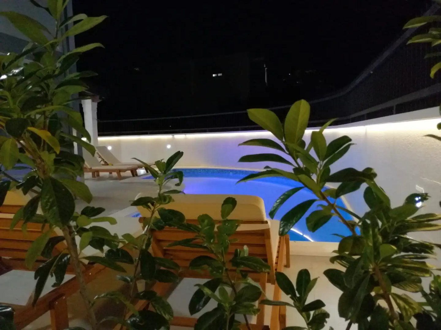 Вилла Urban Villa With Pool