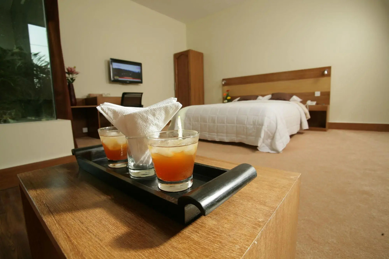 Отель Richmond Hotel & Suites