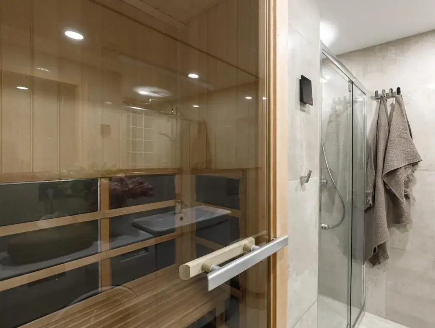 Квартира Двухуровневая Студия в Центре с Сауной