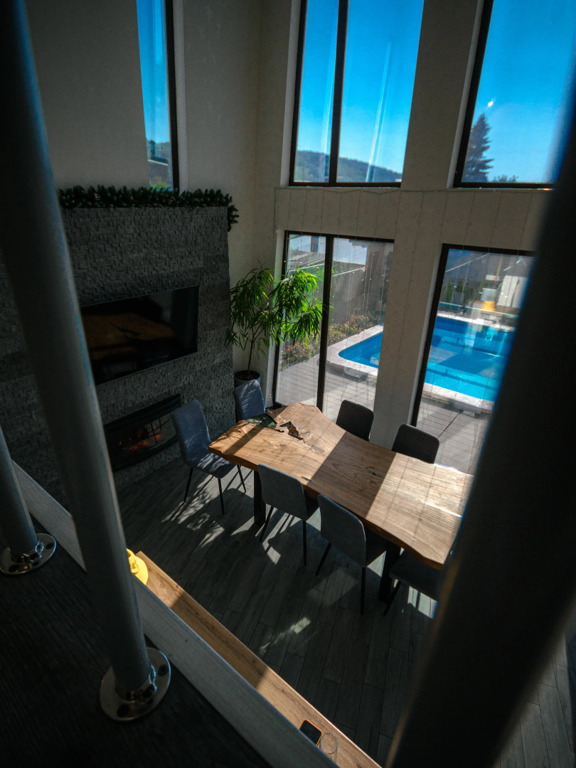 Гостевой дом Барни с горячим бассейном и видом на закат