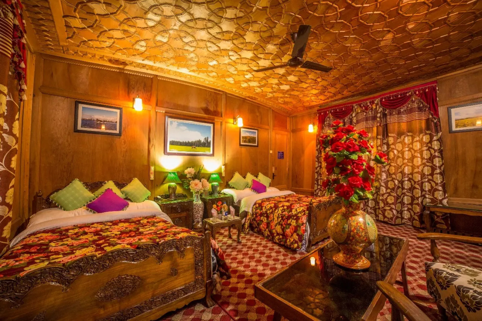 Отель Swan Group Of Houseboats