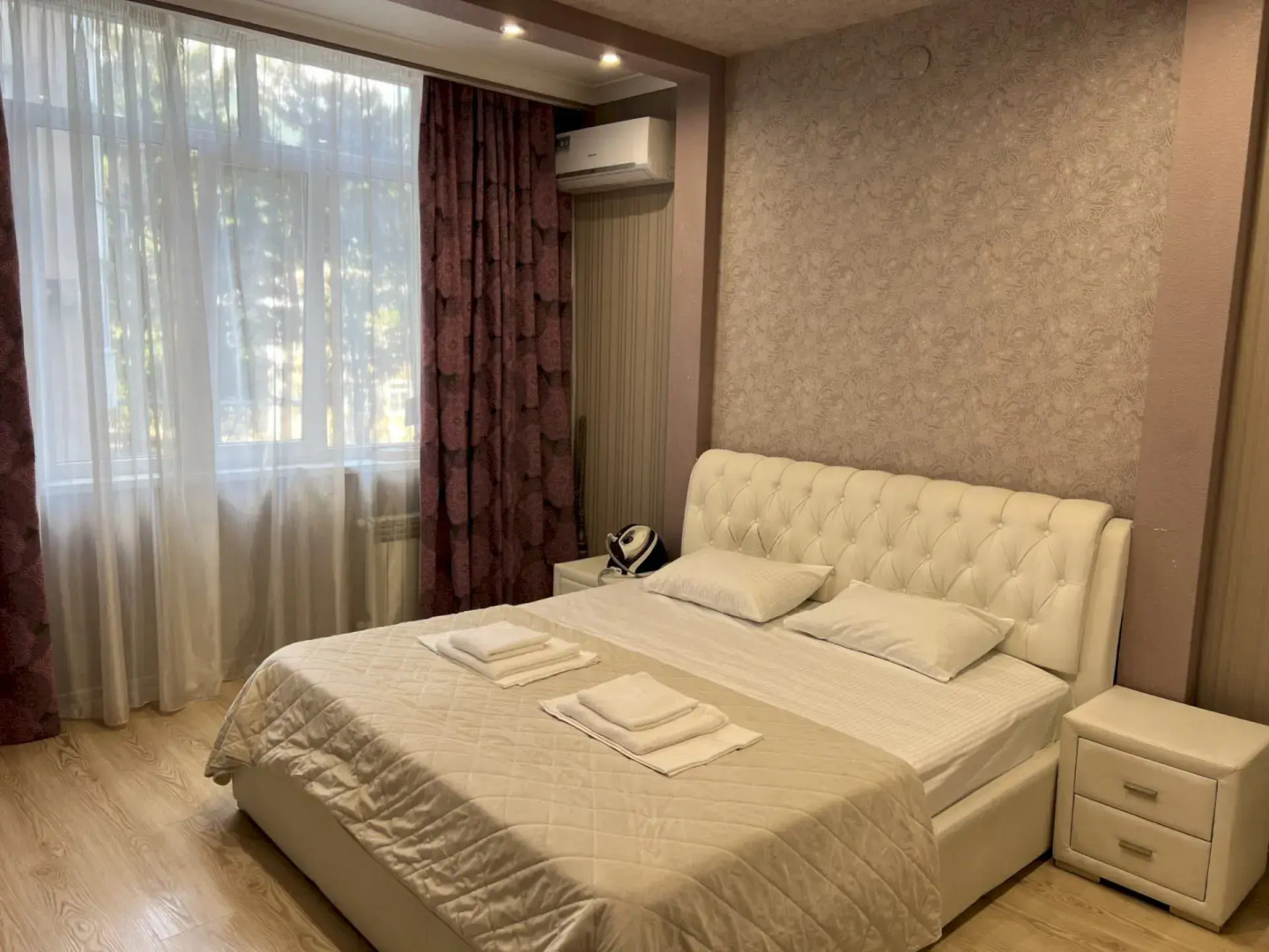 Квартира 8 Просторная 2-к в р-не Дельфинария - до моря 10 мин