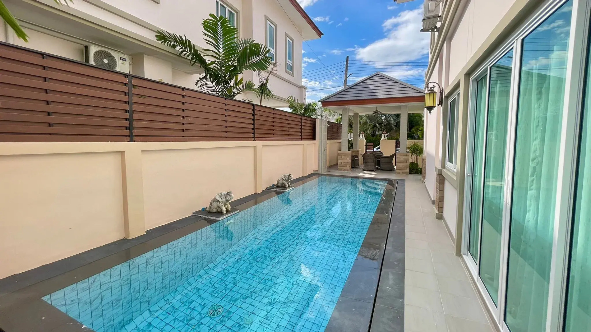 Вилла Дом с бассейном