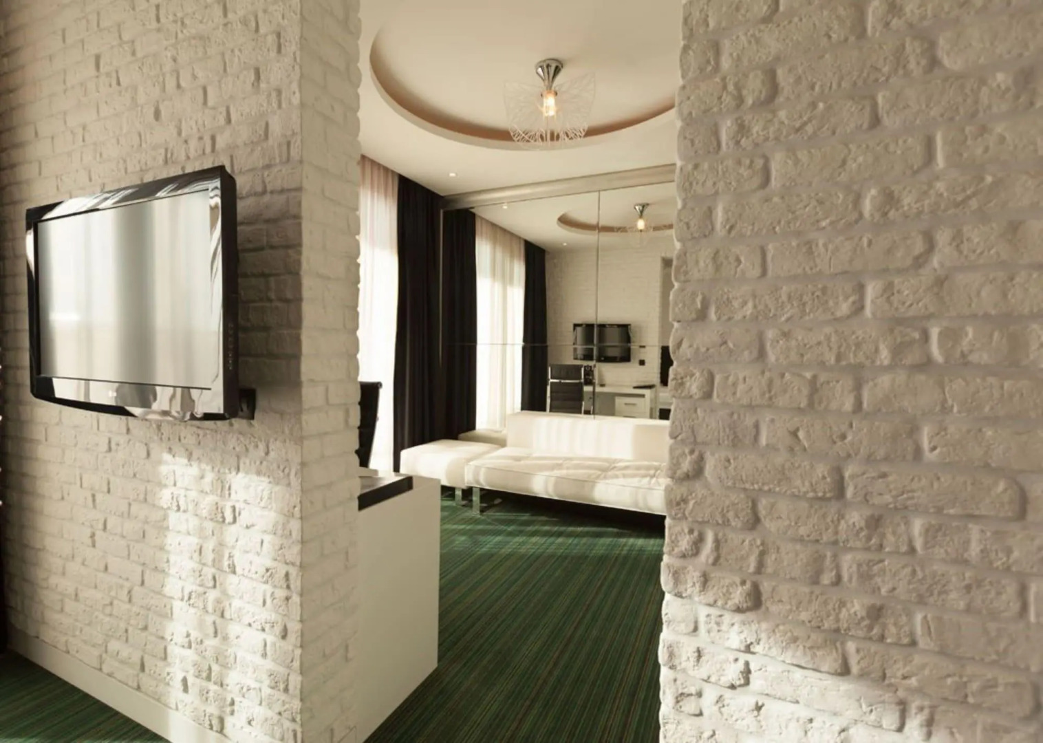 Отель Crystal Hotel Belgrade