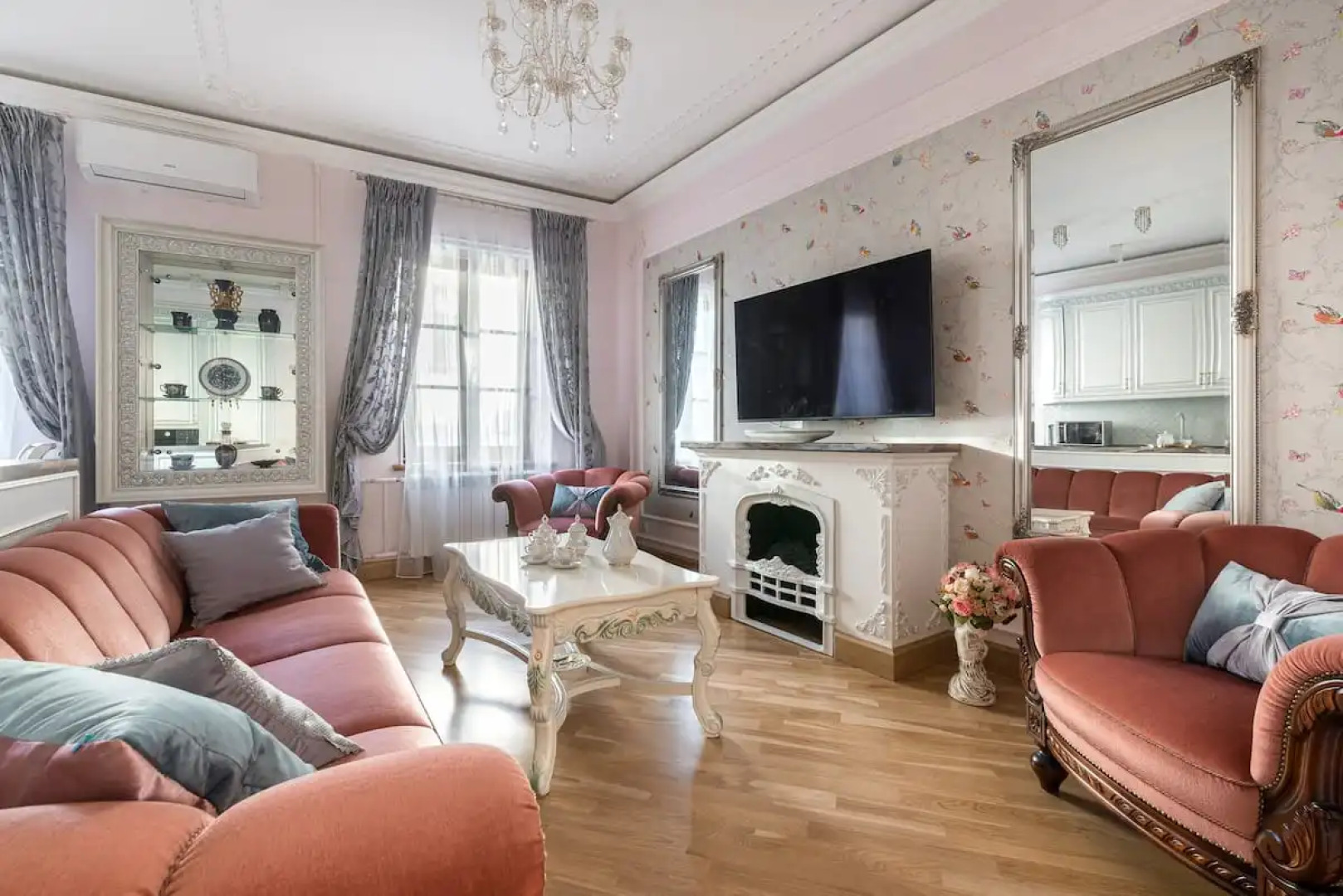 Апартаменты LetYourFlat "Hermitage Residence"