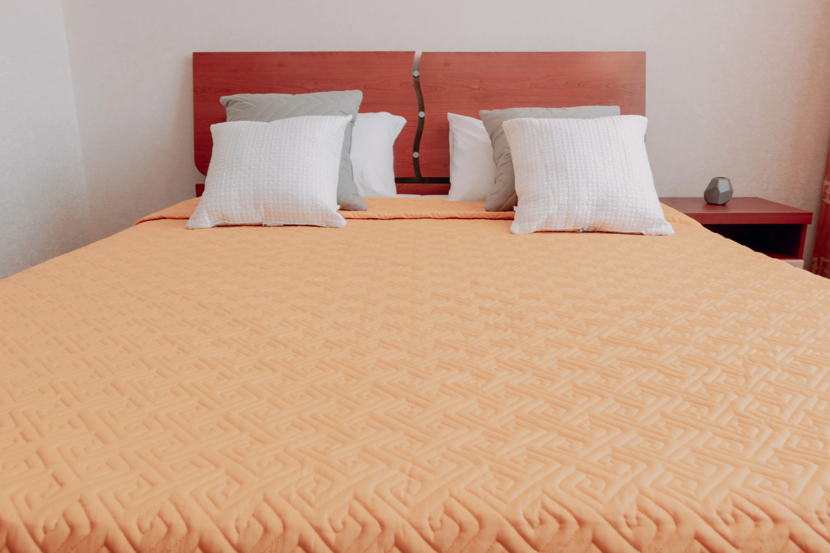 Апартаменты в ярком цвете район Советский