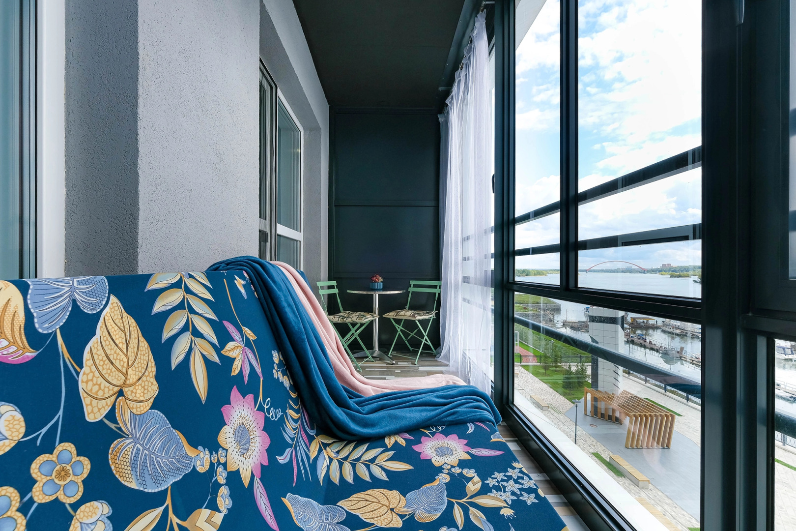 Апартаменты Уютная студия с видом на реку