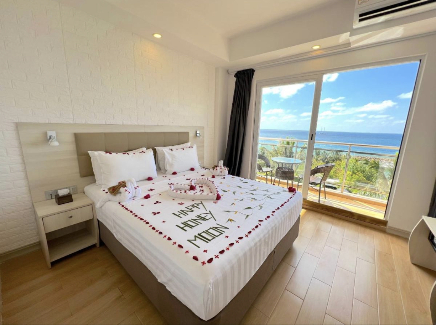 Отель Bed&Breakfast iCom Marina Seaview