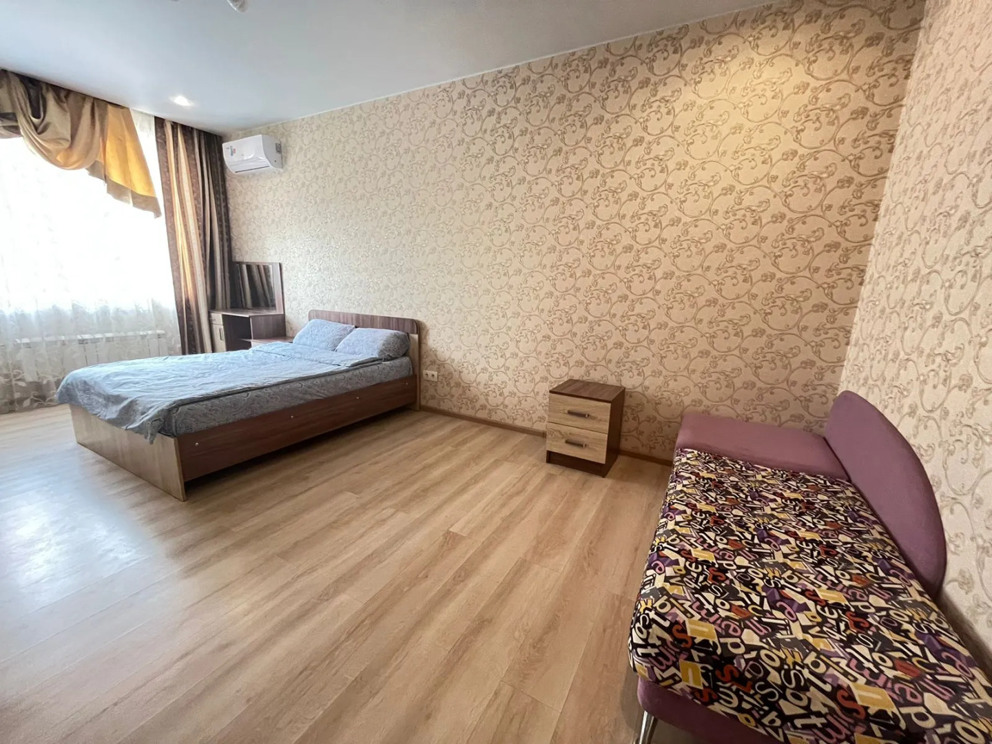 Апартаменты Royal Aurora  Евродвушка на Махалина