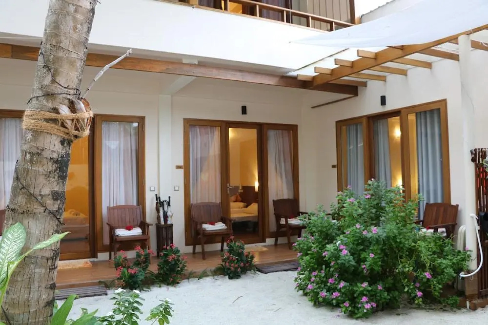 Гостевой дом Ocean Beach Inn - Maldives