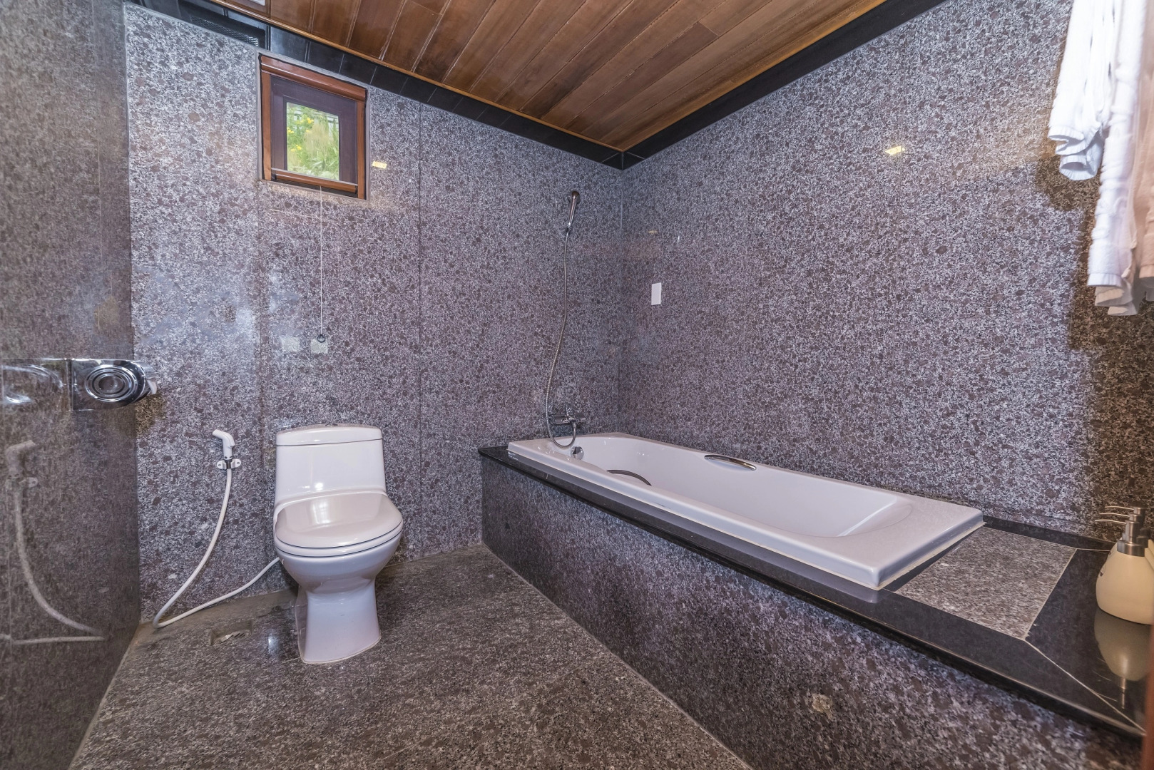 Отель Sankofa Village Hill Resort and Spa