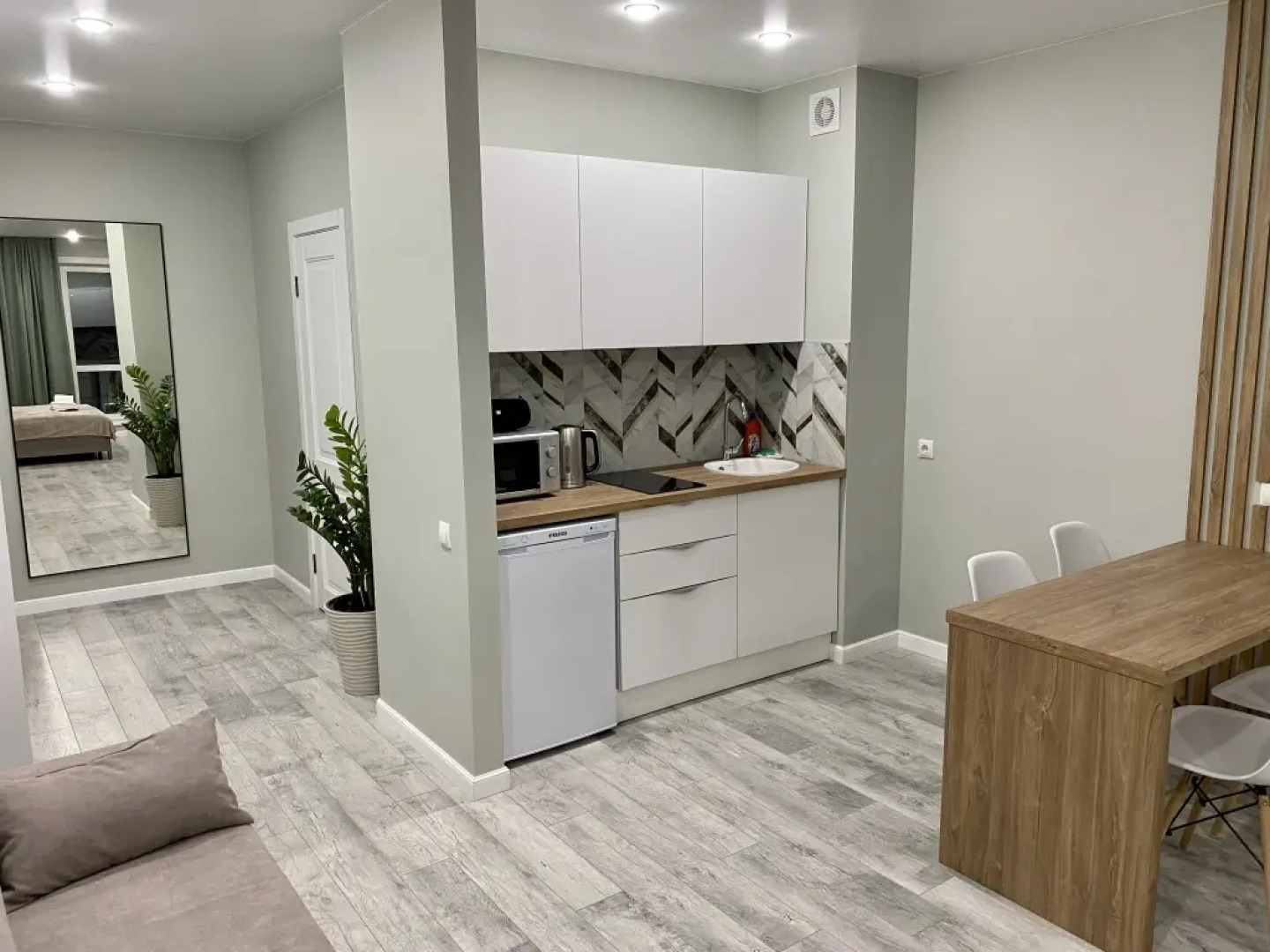 Апартаменты на Смолина, 61 (Green-room)