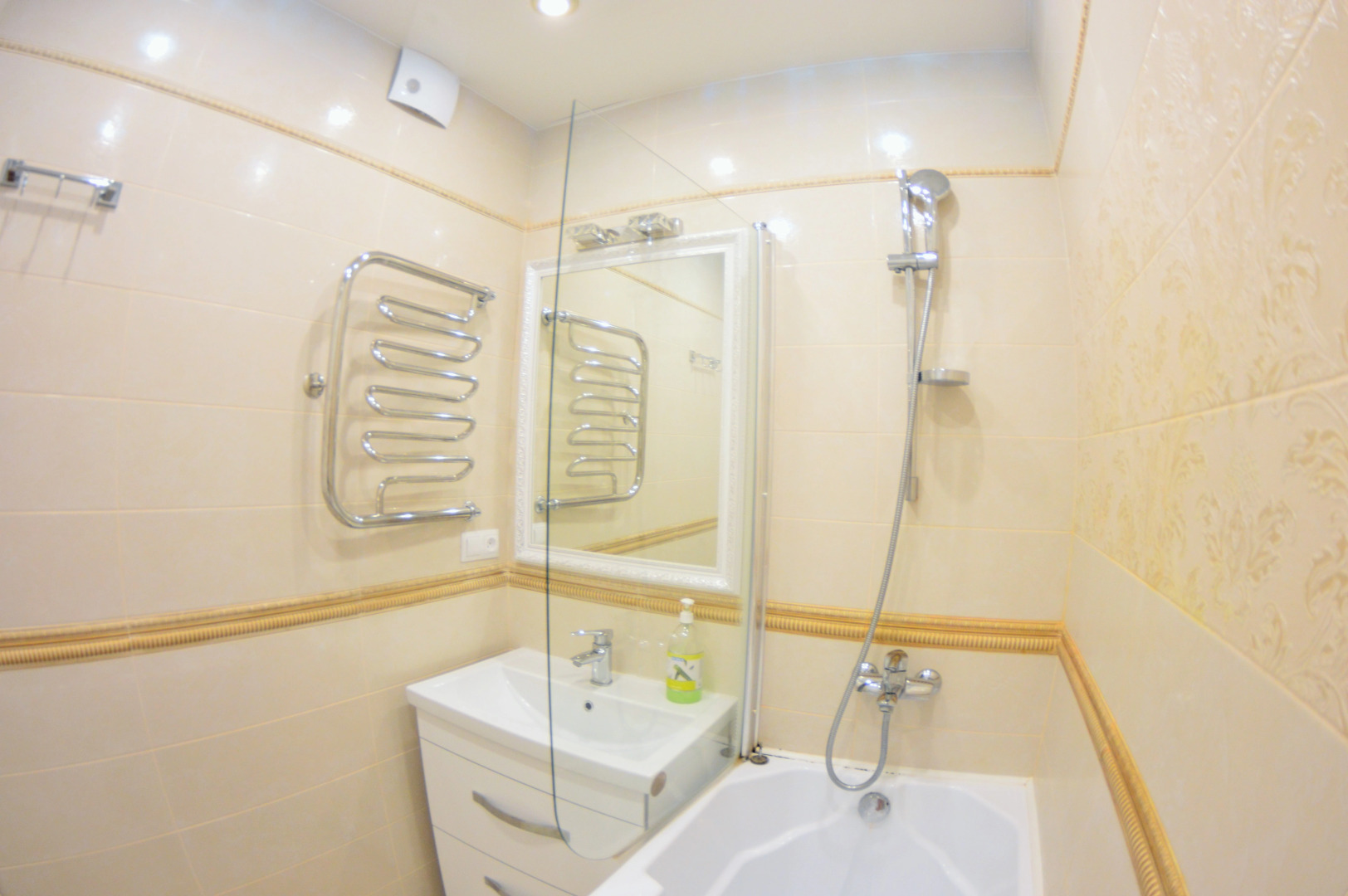 Апартаменты Евротрешка в центре с видом на Золотые ворота