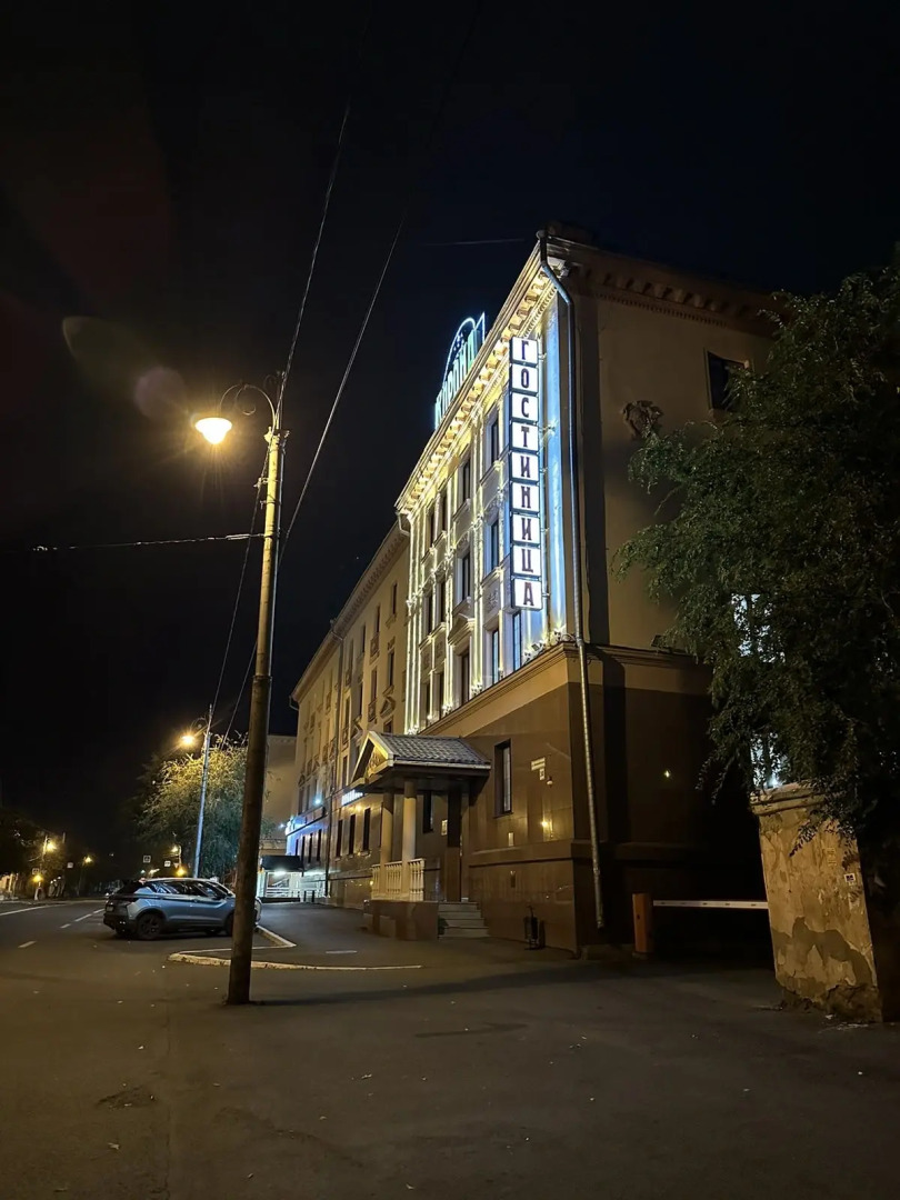 Отель Корона