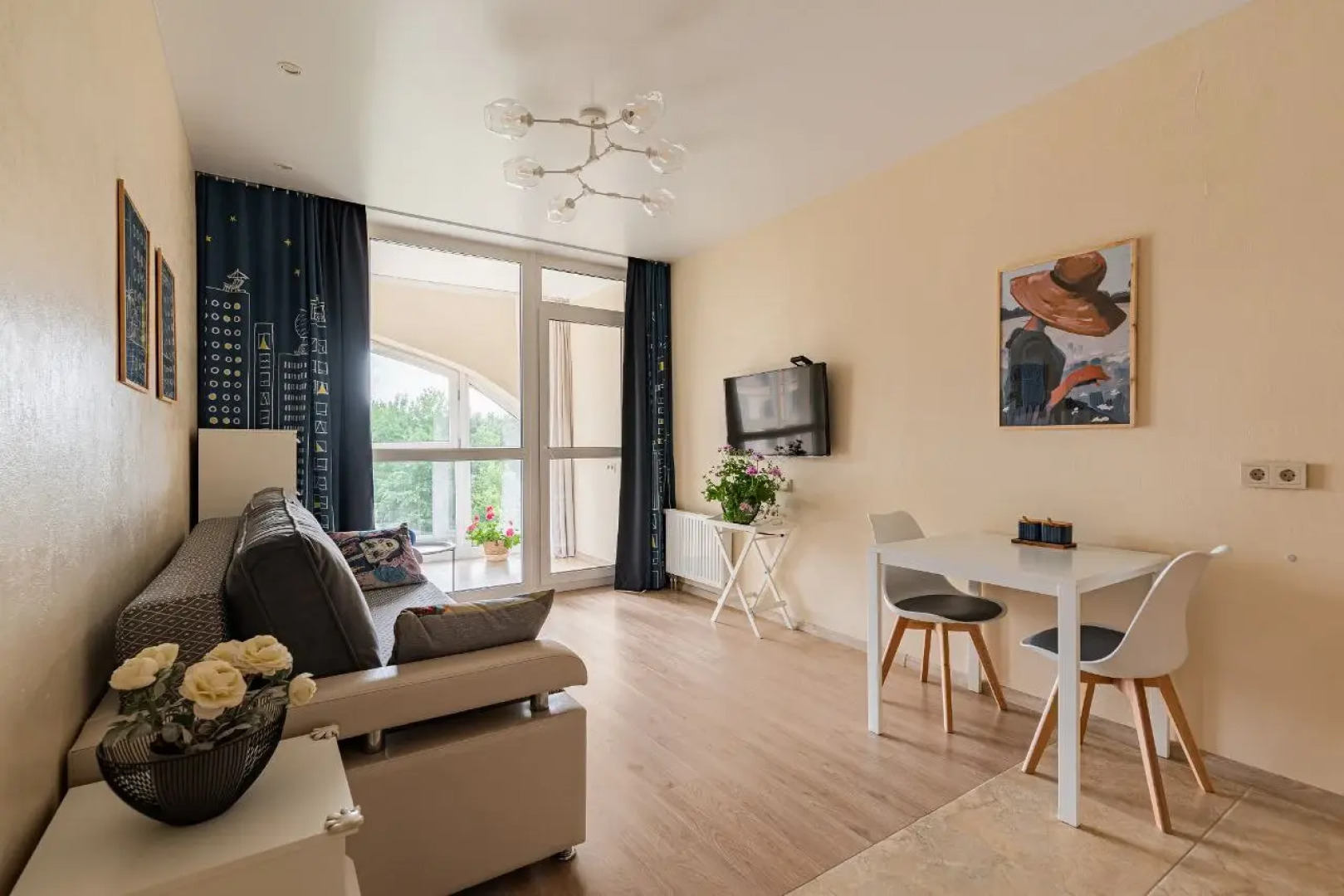 Апартаменты с паркингом на проспекте Независимости