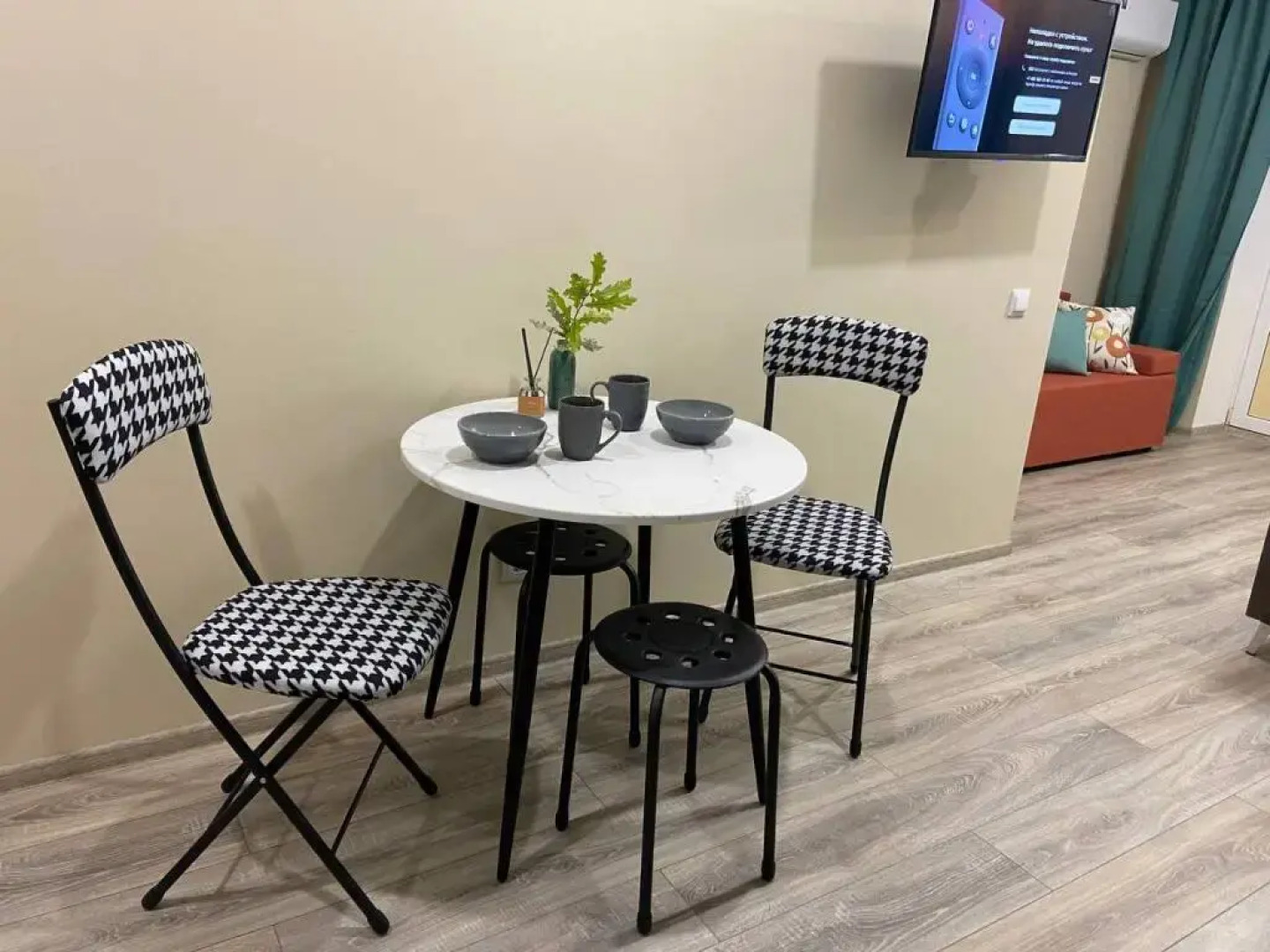 Апартаменты Эль Апарт на Содружества 66/110