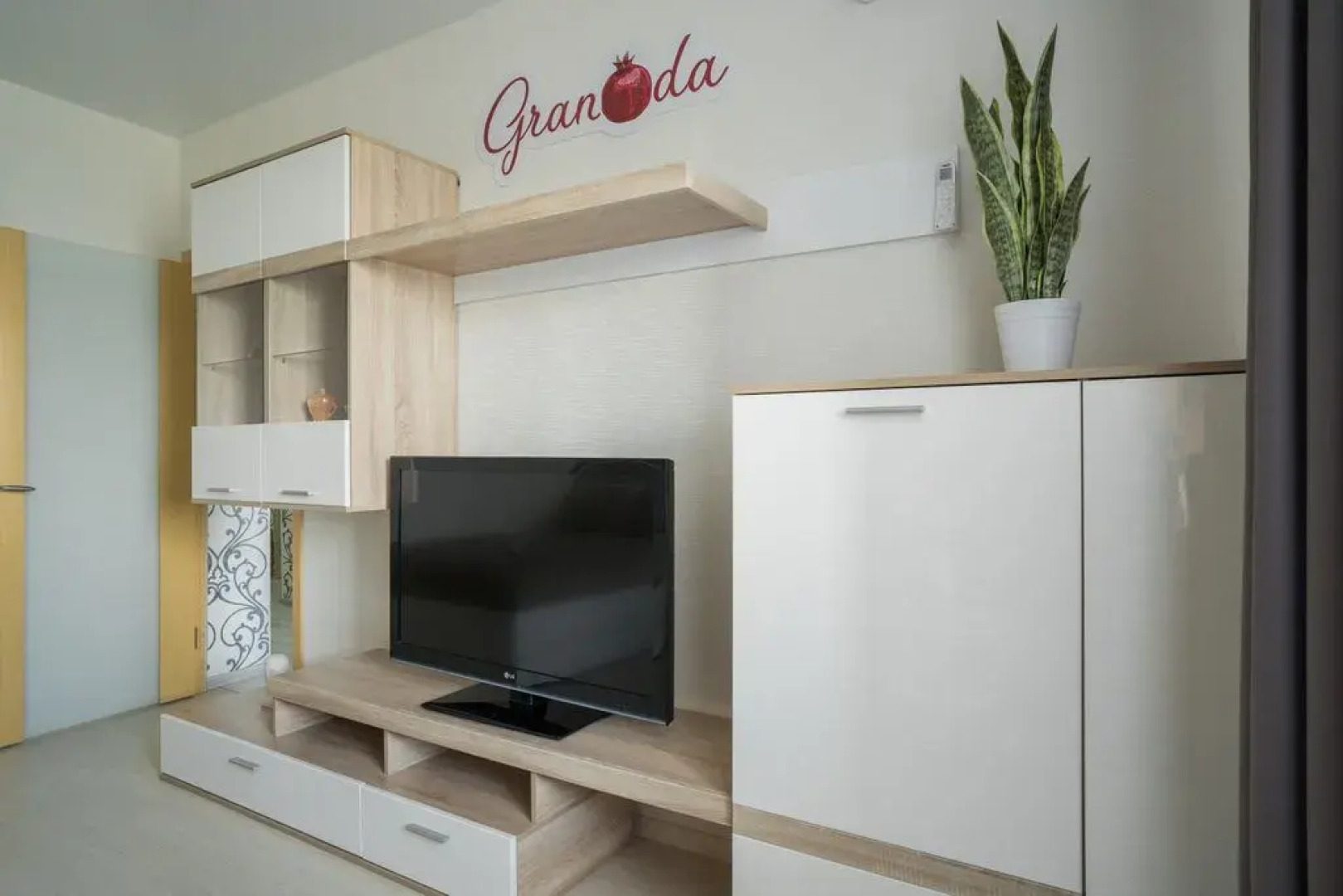 Квартира Granada Красивая однокомнатная в районе ГГМ