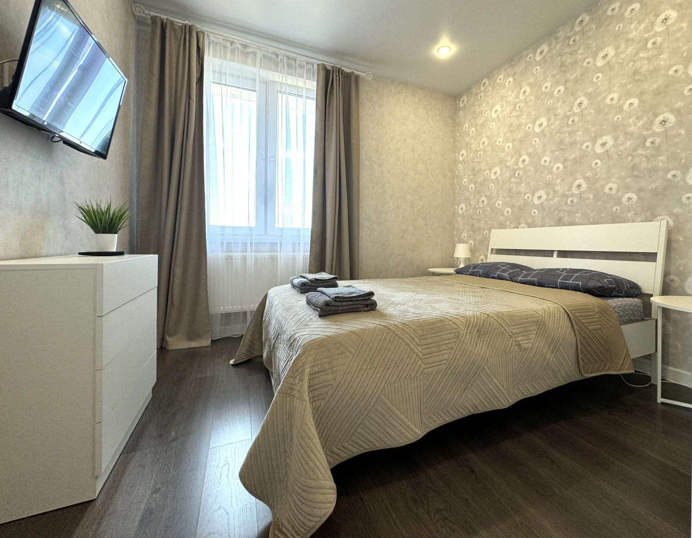 Квартира Рядом с Метро и Видом на Закат