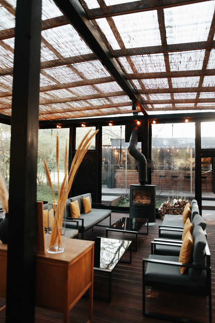 Поляна Глэмпинг, 1-я линия моря (12+)