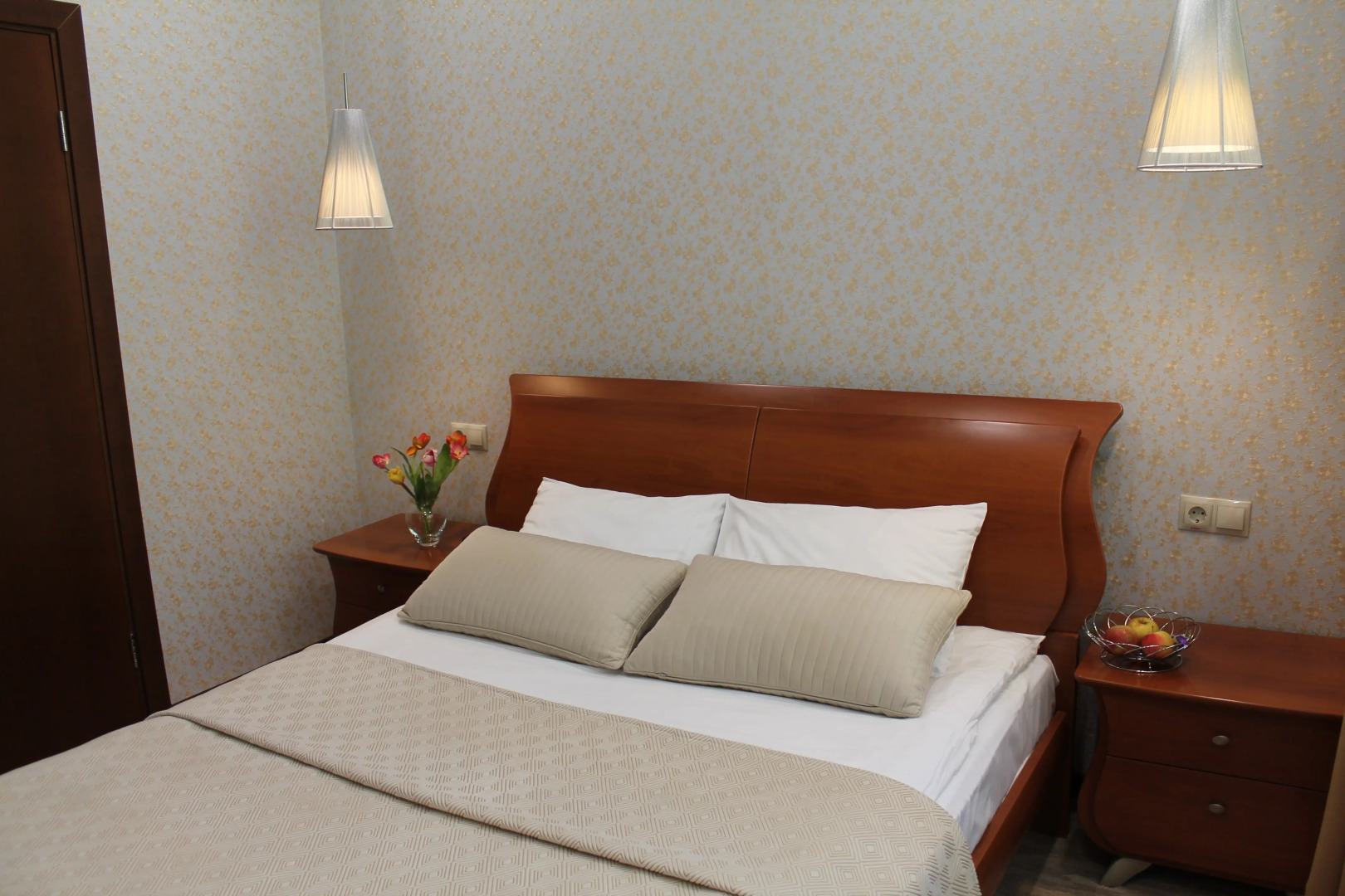 Отель Зеленая