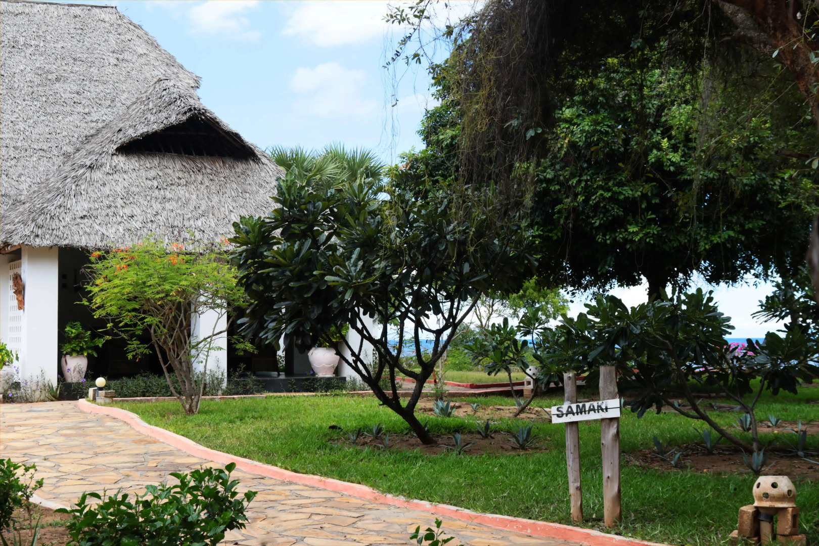 Отель Makao Changani Beach Resort