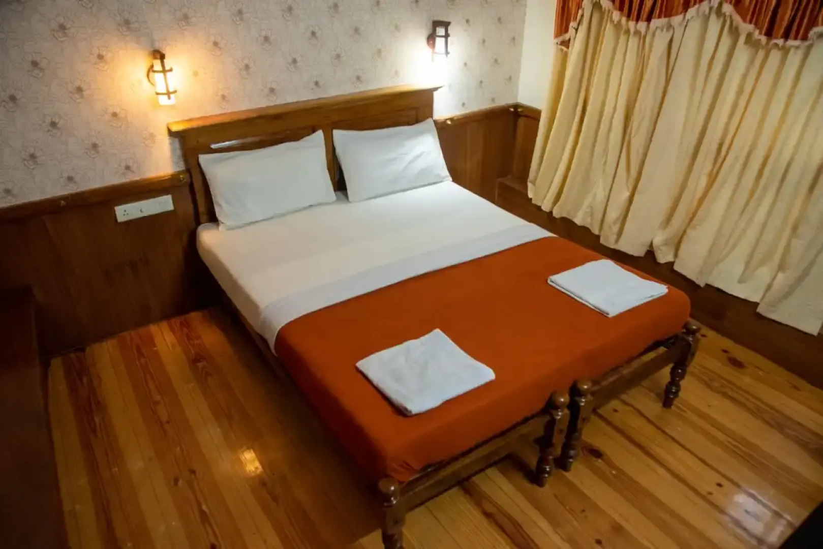 Отель Sreekrishna one Bedroom Private Houseboat