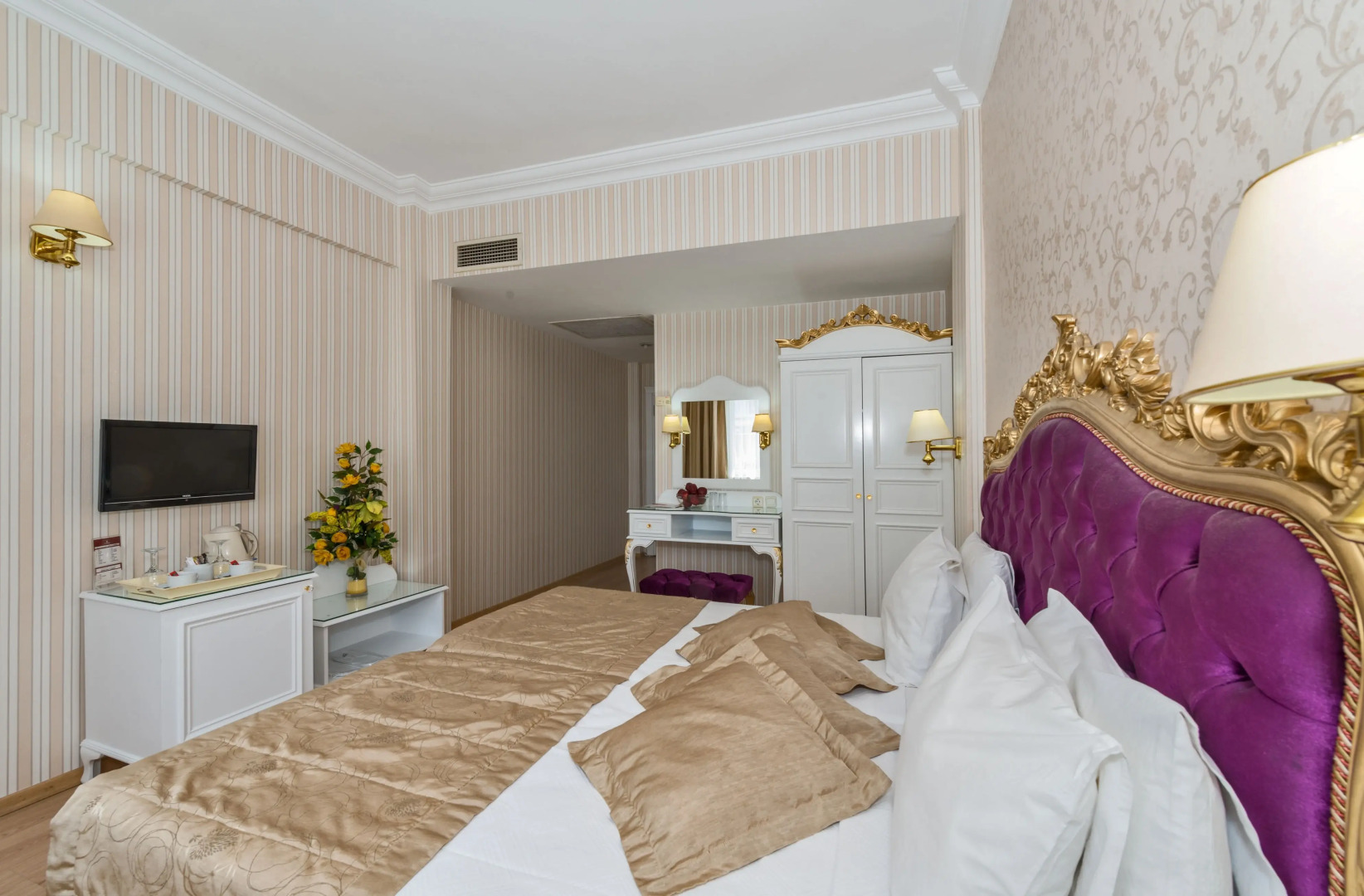 Отель Santa Sophia