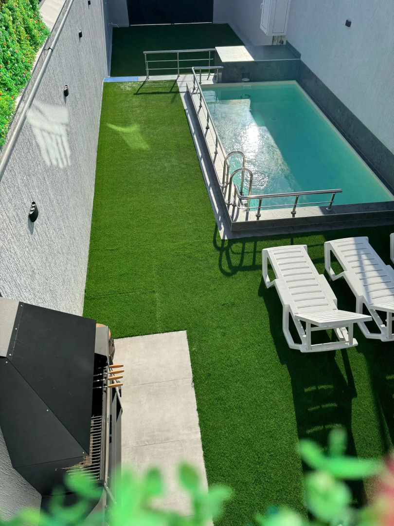 Гостевой дом Дом с бассейном на берегу