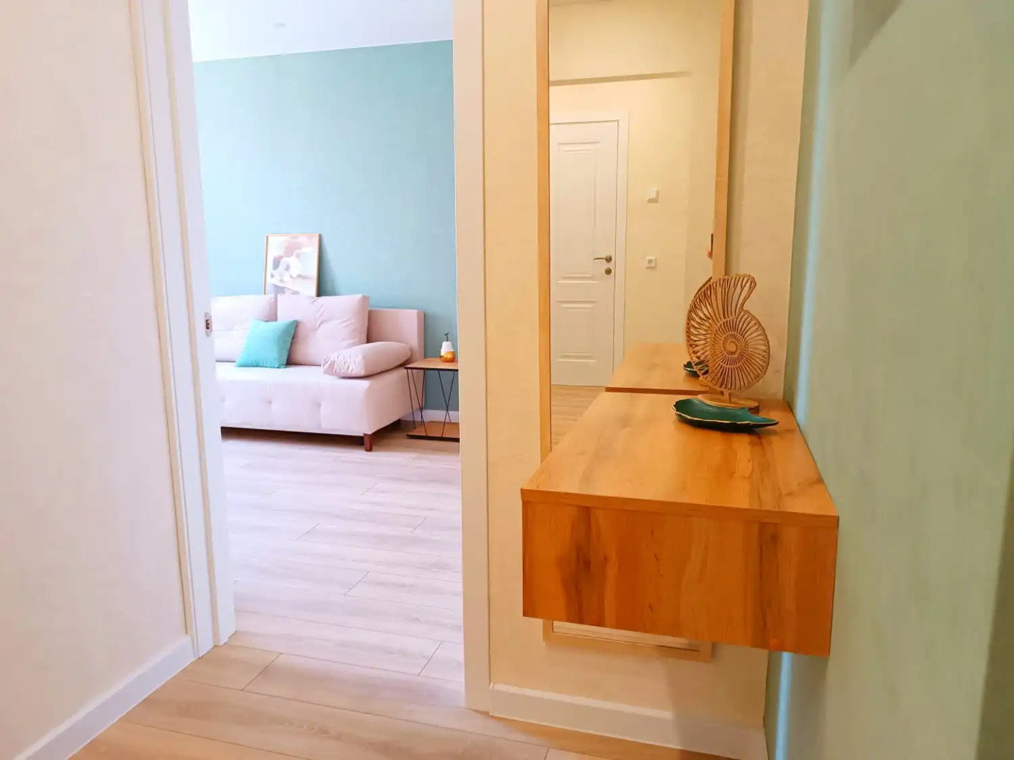 Квартира Светлая Двухкомнатная