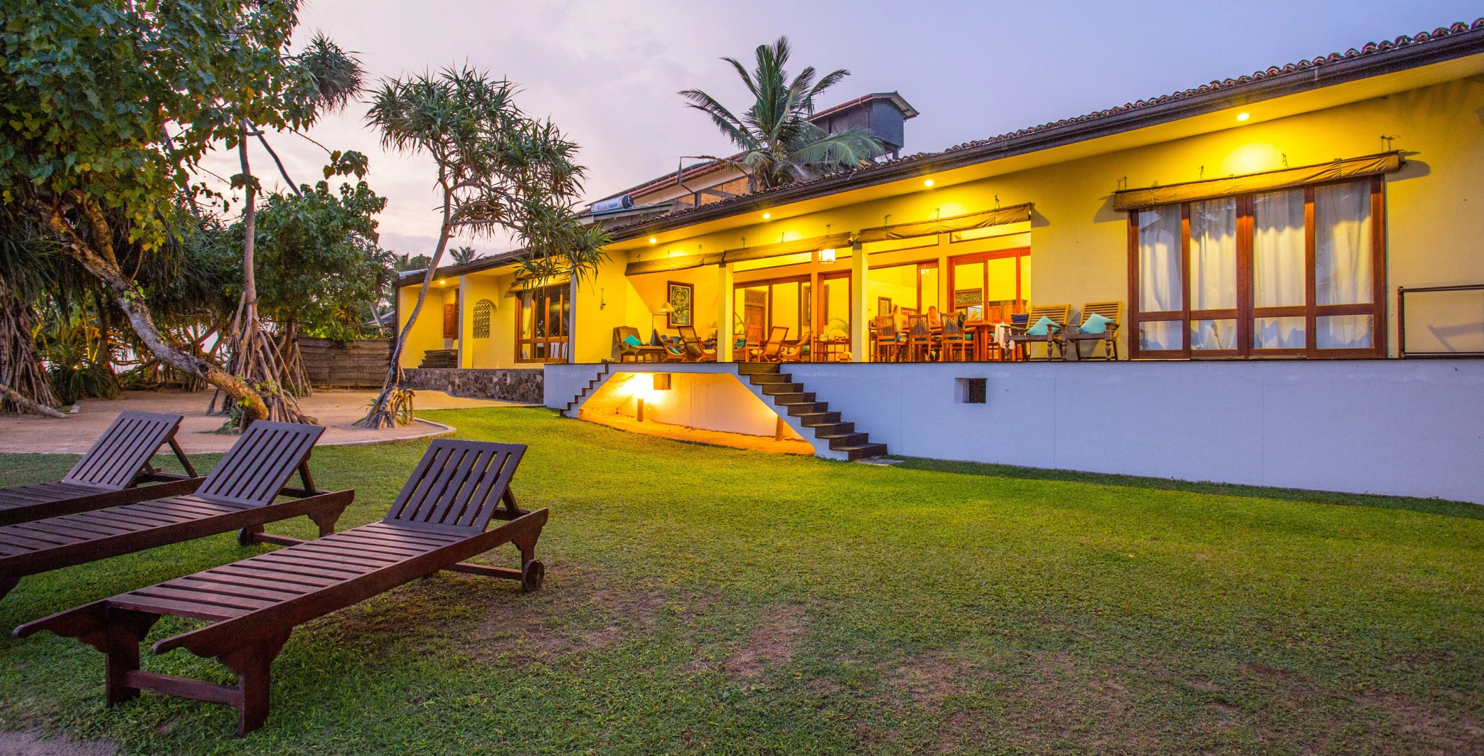 South Point Villa - 3 bedroom Beach Front Villa
