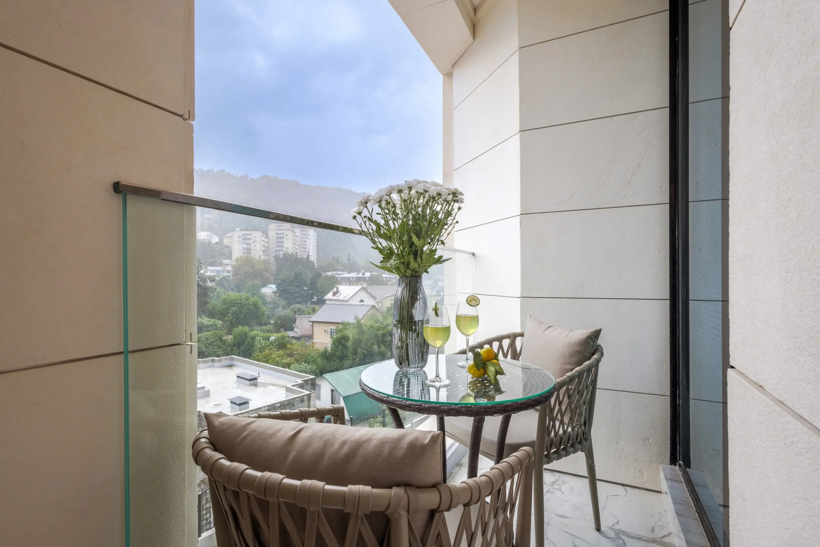 Квартира с бассейном на территории МореСолнцеАпарт