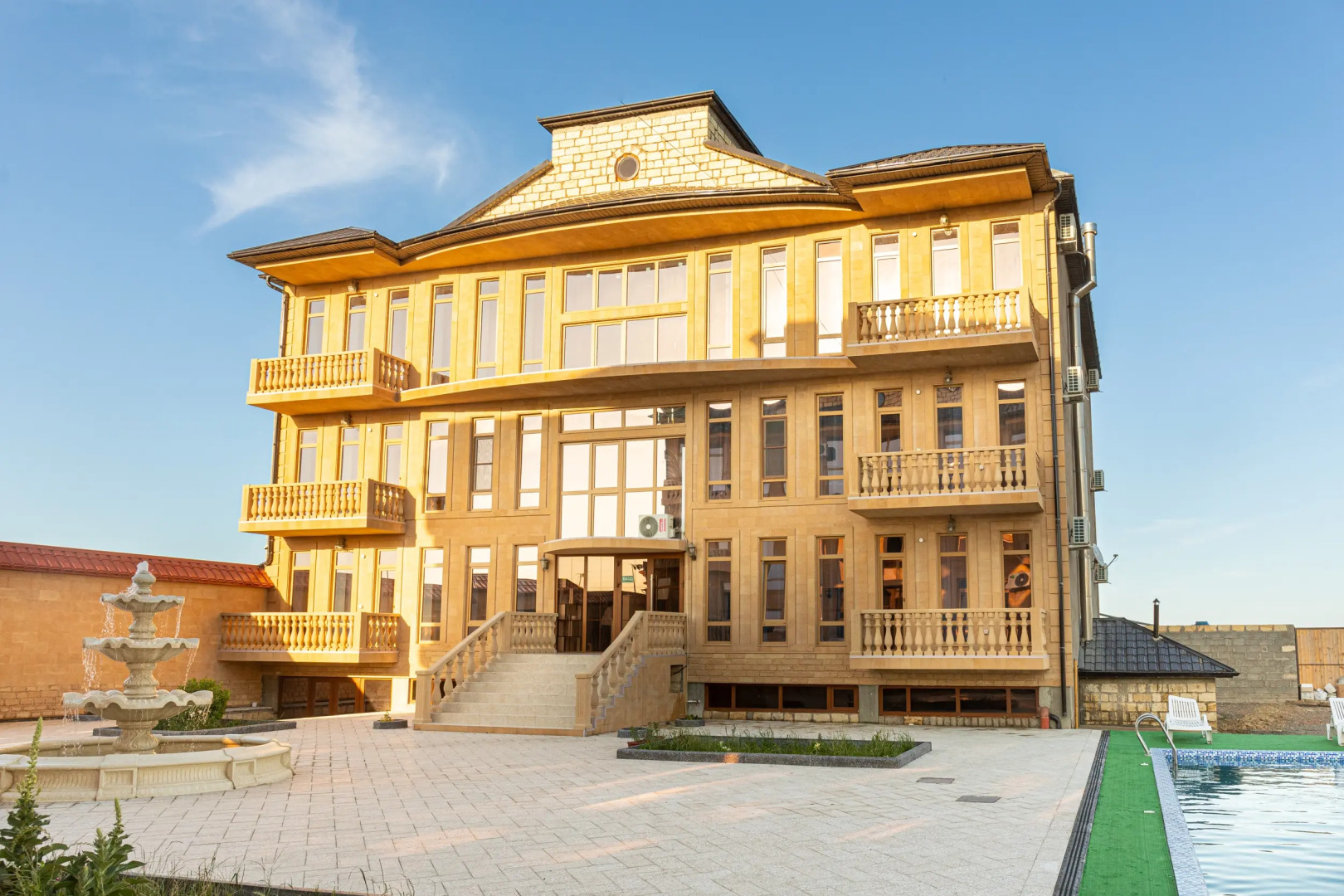 Отель Южный Берег