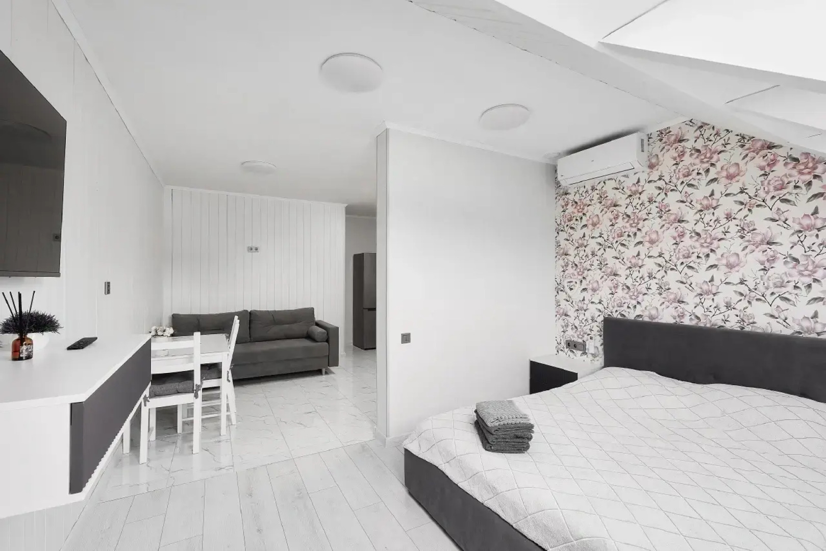 Апартаменты - студия с Отличным Ремонтом