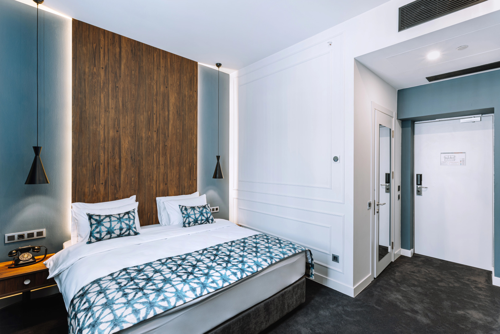 Отель Twenties Tbilisi - Stay & Dine